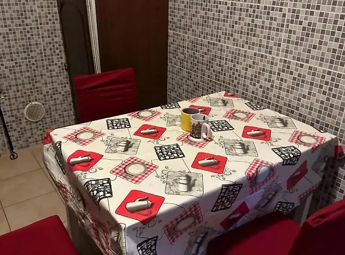 Проживание в семье Venice Station