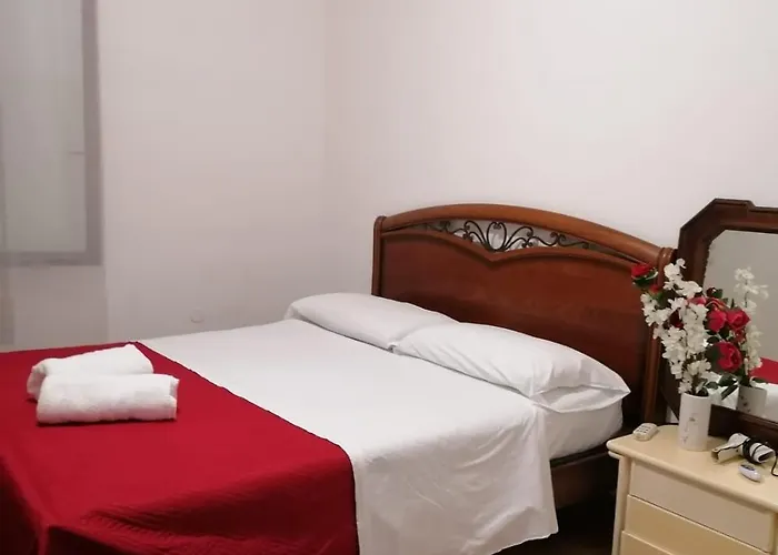 Проживание в семье Venice Station